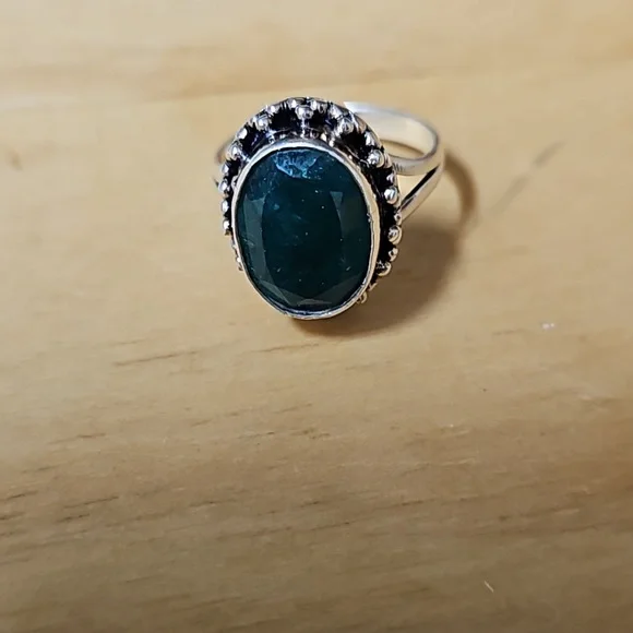 Raw emerald ring, silver - Picture 1 of 3